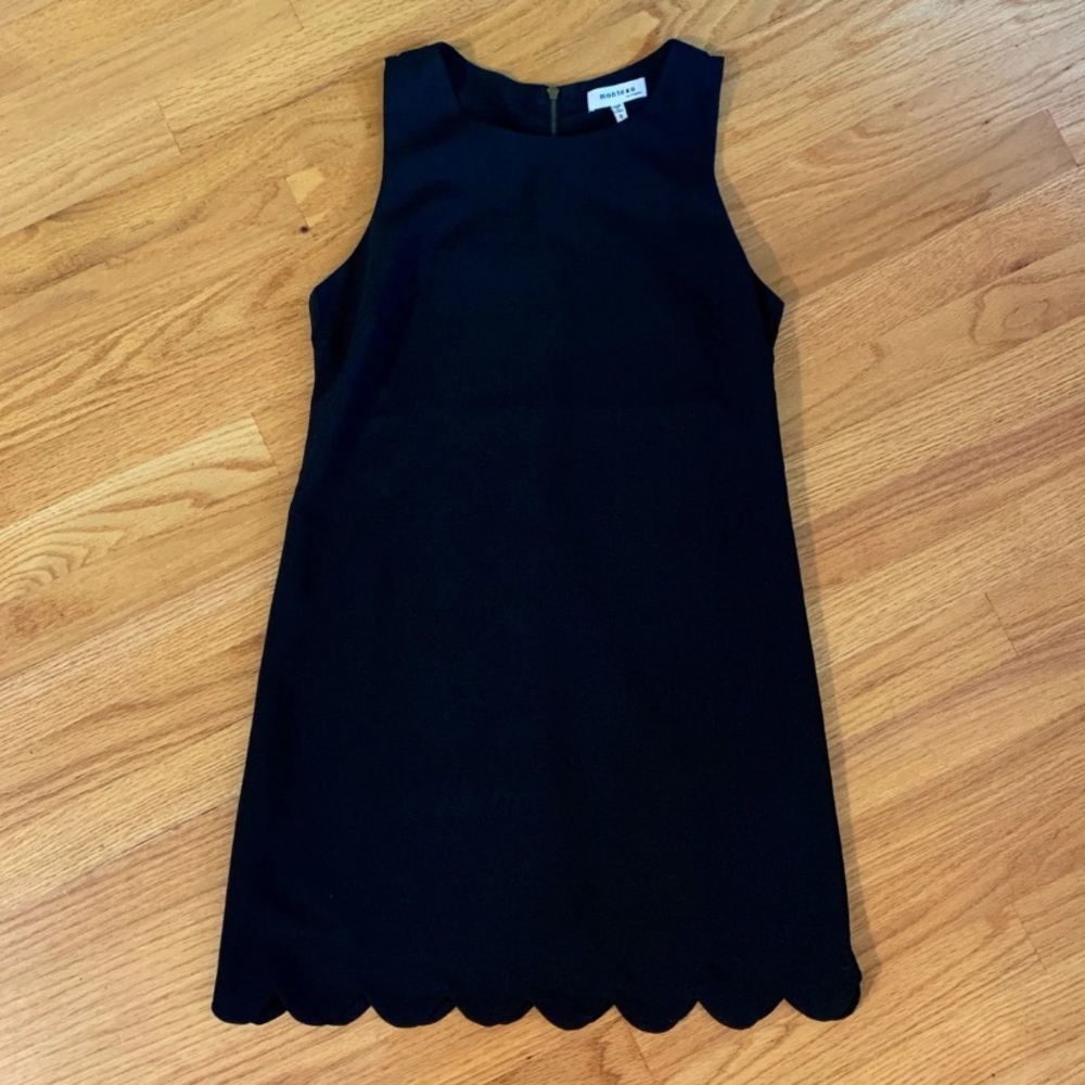 Monteau Scalloped Edge Shift Dress